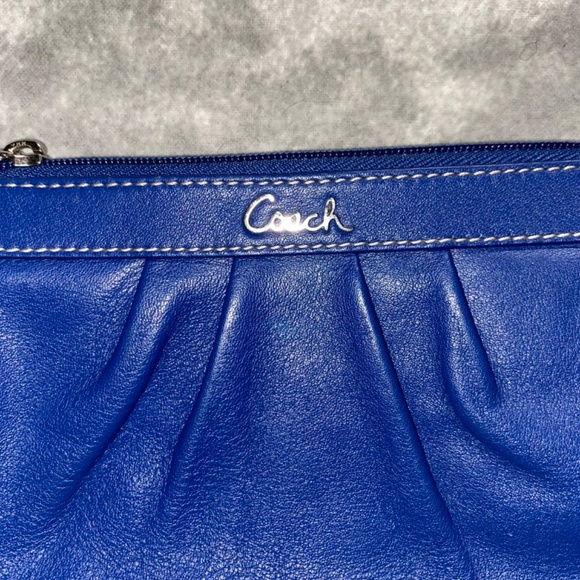 COACH Madison Royal Blue Leather Pleated Wristlet Wallet Purse EUC - Picture 2 of 7